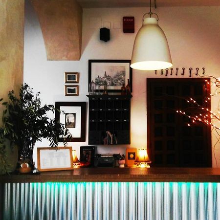 Frenteabastos Suites Cafe Hostal & Apartments カルモナ エクステリア 写真