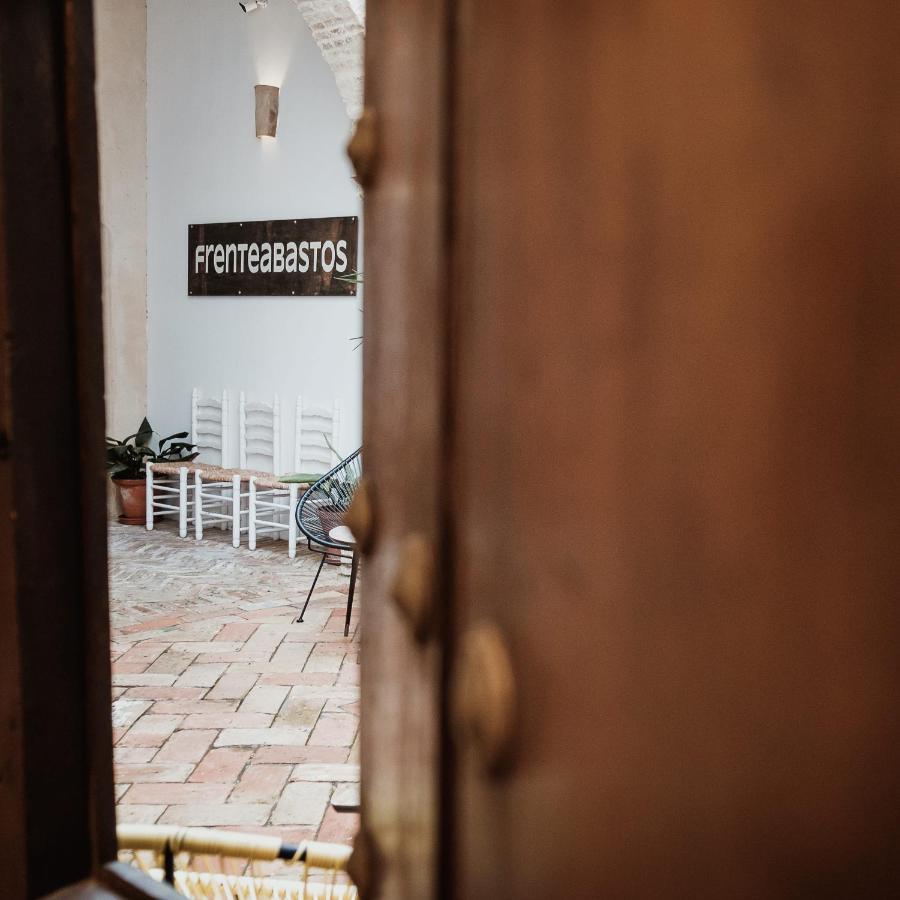 Frenteabastos Suites Cafe Hostal & Apartments カルモナ エクステリア 写真