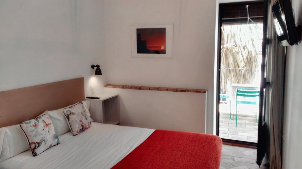 Frenteabastos Suites Cafe Hostal & Apartments カルモナ エクステリア 写真