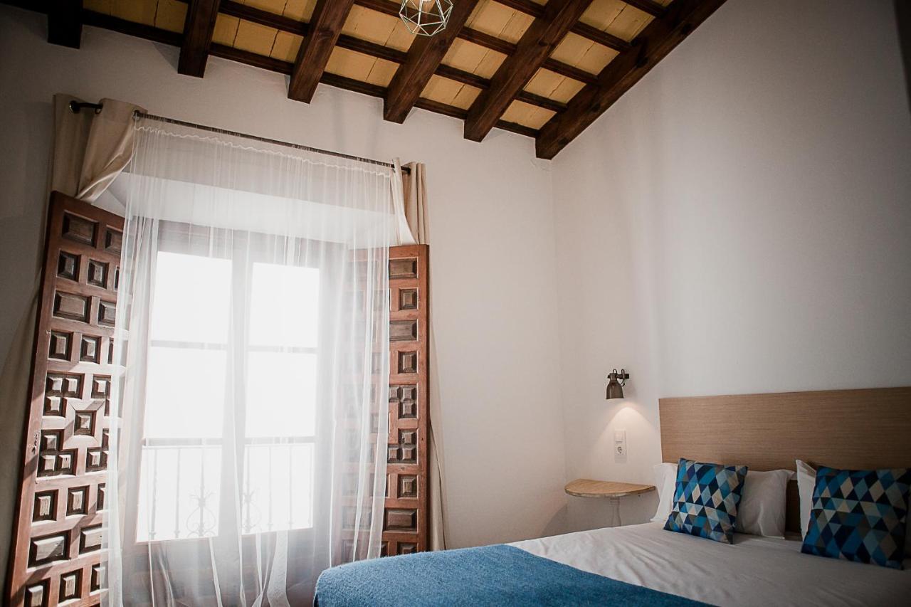 Frenteabastos Suites Cafe Hostal & Apartments カルモナ エクステリア 写真