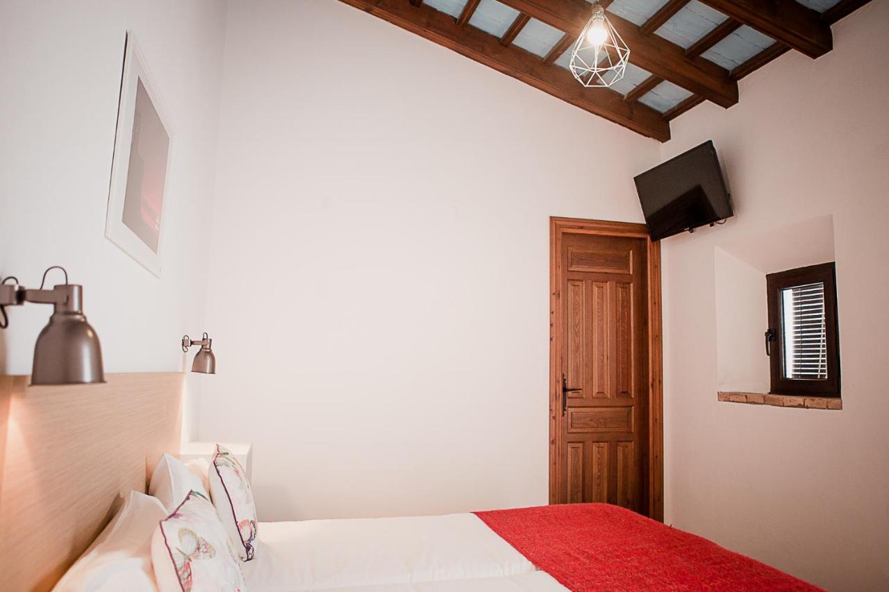 Frenteabastos Suites Cafe Hostal & Apartments カルモナ エクステリア 写真