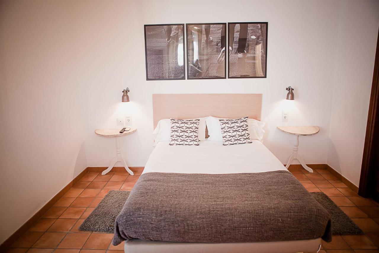 Frenteabastos Suites Cafe Hostal & Apartments カルモナ エクステリア 写真