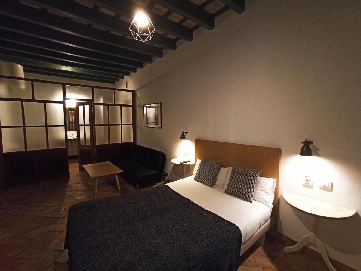 Frenteabastos Suites Cafe Hostal & Apartments カルモナ エクステリア 写真